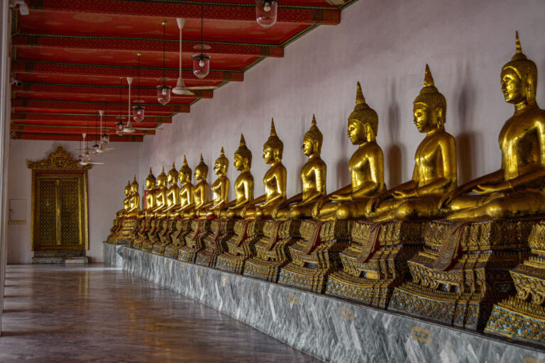 Le rôle du bouddhisme dans la vie quotidienne thaïlandaise : entre traditions et modernité