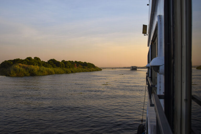 Dormir sur le Nil : récit d’une croisière entre rêve et réalité