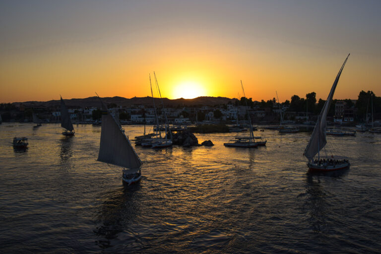 Assouan au fil de l&rsquo;eau : que voir, que faire ?